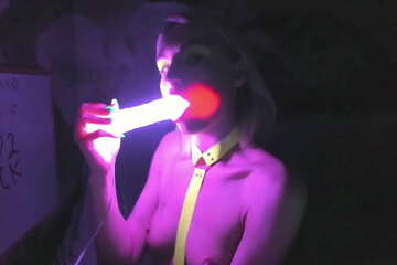 kelly copperfield deepthroats LED glowing dildo webcam